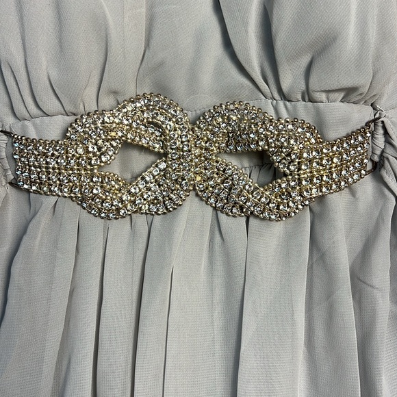 Light Gray Halter Formal Prom Dress  Diamond Studded Belt Size Small - Picture 3 of 5